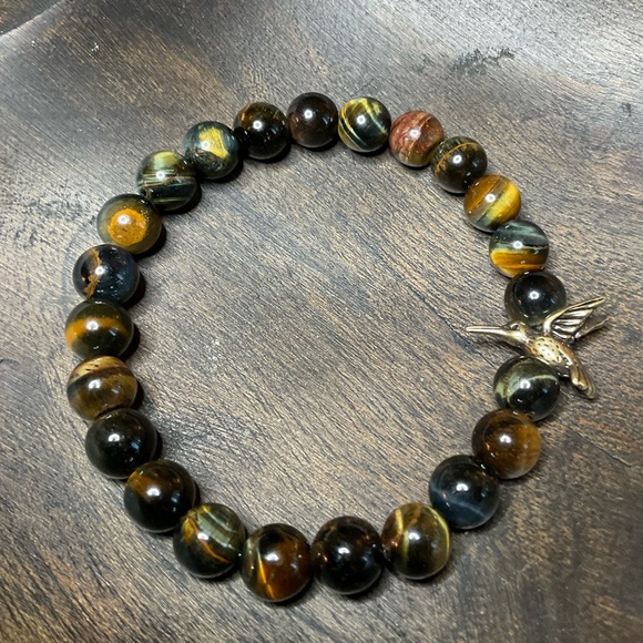 Hawkeye Tigers Eye (8mm)with Bronze Hummingbird 🐦⬛ - Picture 2 of 6